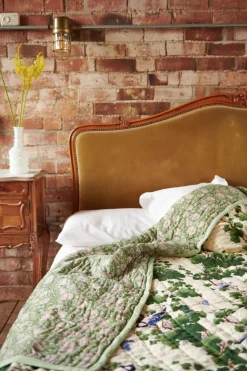 One Hundred Stars Acer Green Bedspread