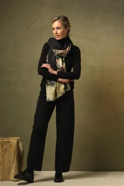 Online One Hundred Stars Daisy Black Wool Scarf