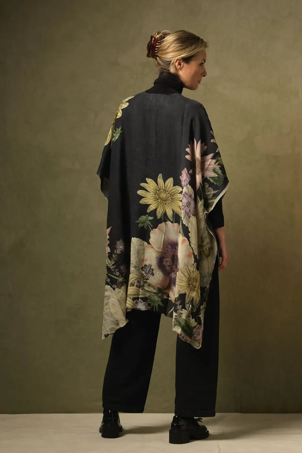 Clearance One Hundred Stars Daisy Black Wool Throwover