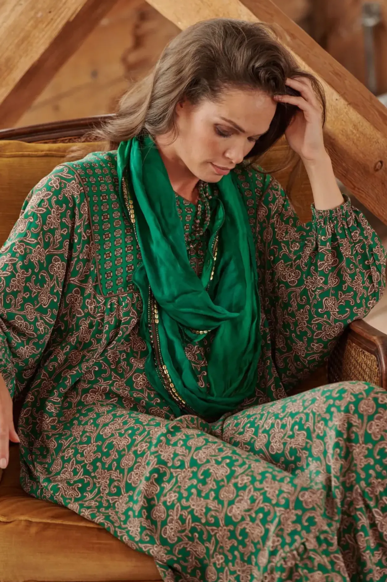 Discount One Hundred Stars Indian Heritage Green Necklace Scarf